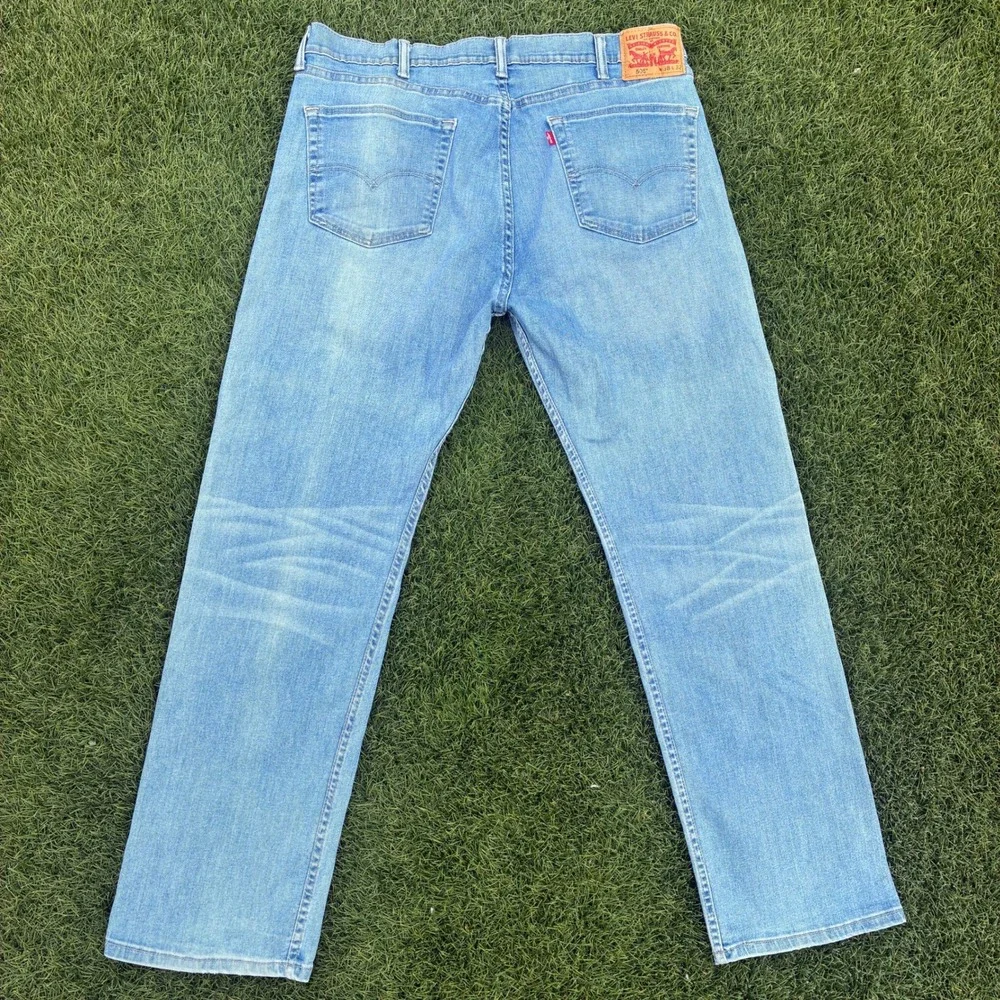 Levis 505 Regular Fit Jeans Mens 37x31 Light Wash Blue Straight Leg Denim Pants